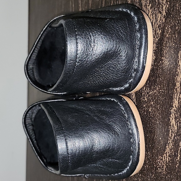 L.B. Evans men\'s leather upper slip on shoes or slippers size 8 main image 5